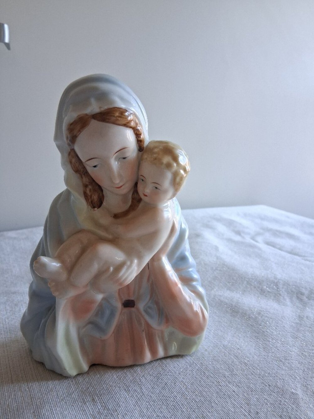 Vintage Ceramic Madonna Virgin Mary and Baby Infant Jesus Religious Figurine